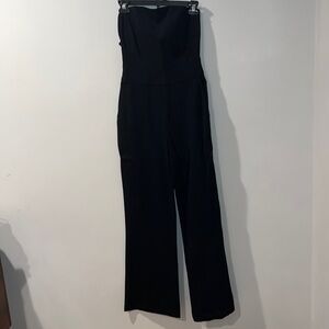 Boutique find! Black jumper strapless